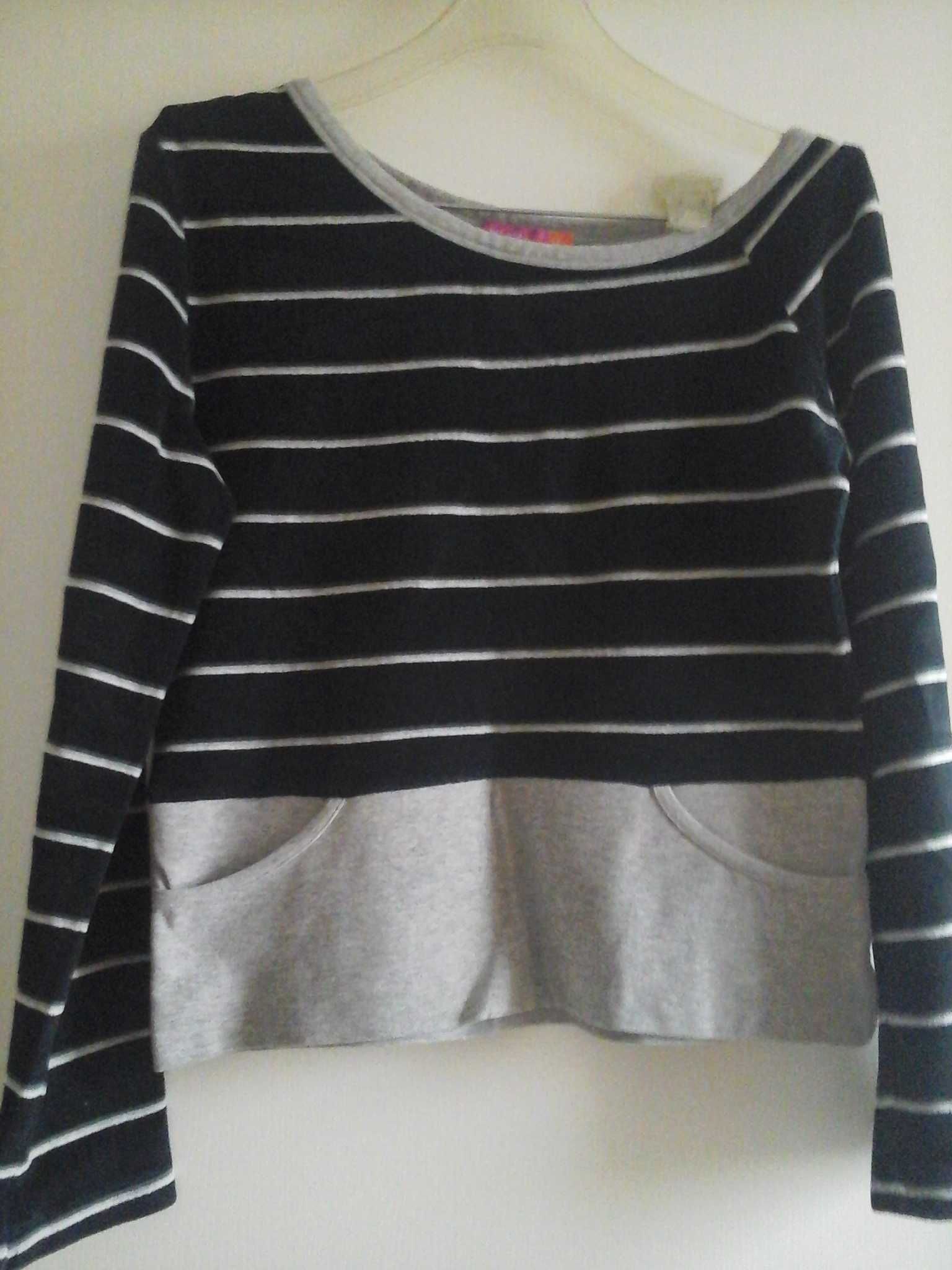 bluza z asymetrycznym dekoldem