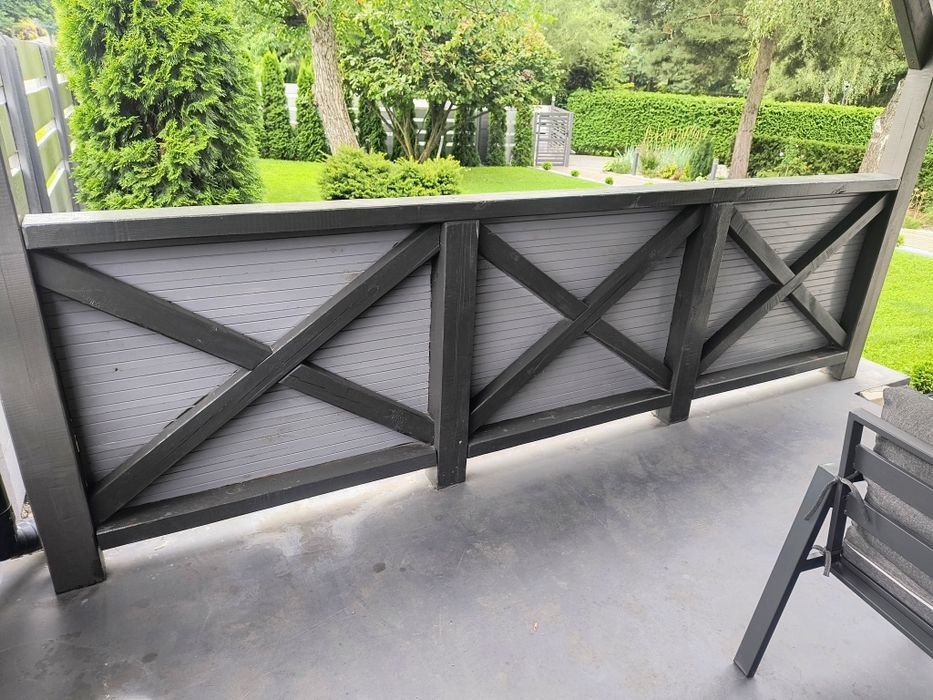 Drewniana barierka na taras