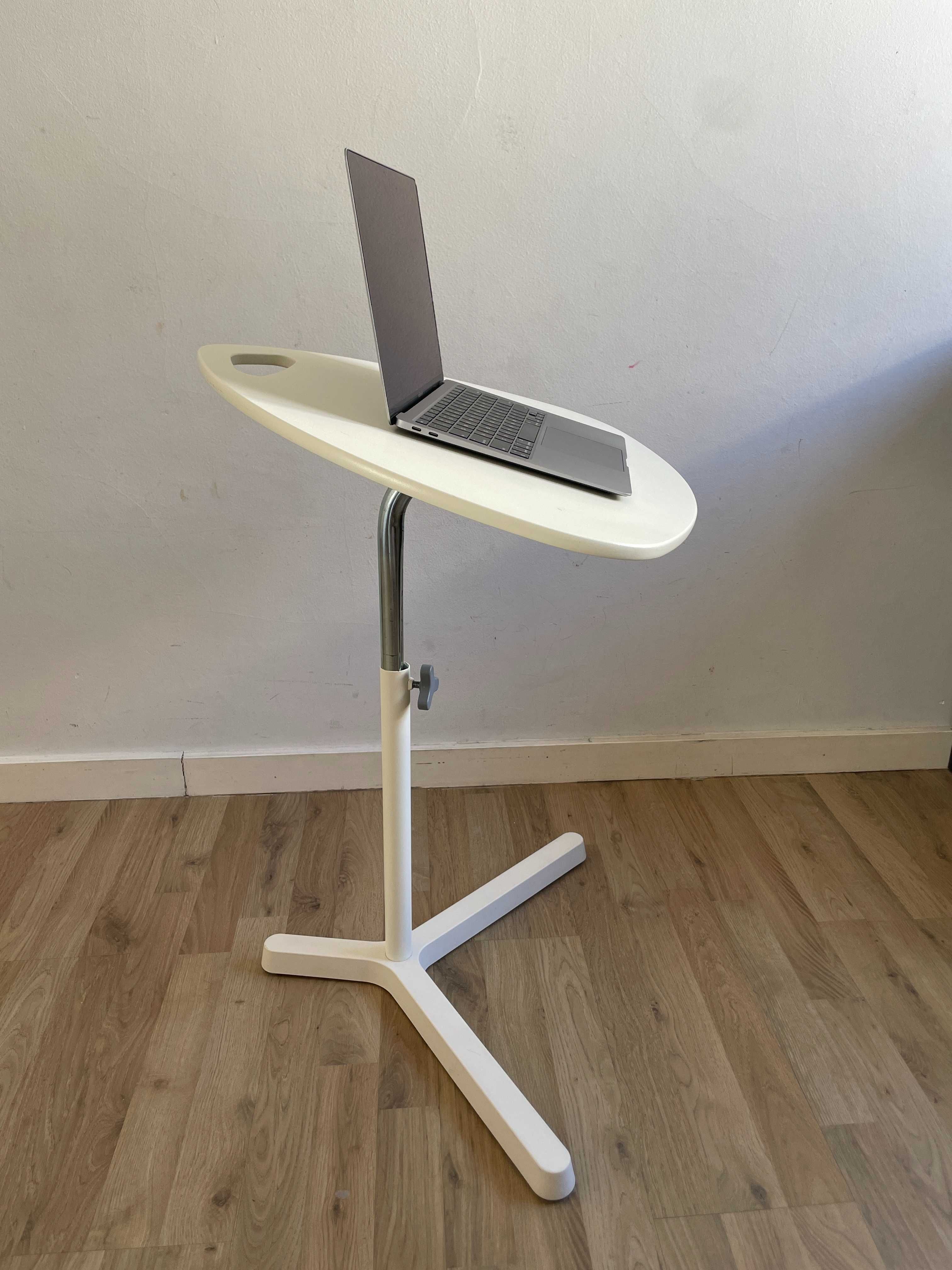 Mesa portátil IKEA para portátil ou leitura