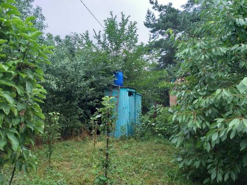 Реальний гарний дачний будинок біля річки чекає на вас.