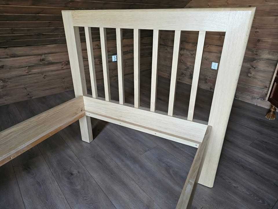 Nowe łóżko dębowe jednoosobowe.