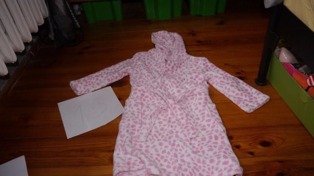 Śliczny Misiowy szlafrok dla dziewczynki w cętki rozm 116 np. na Basen