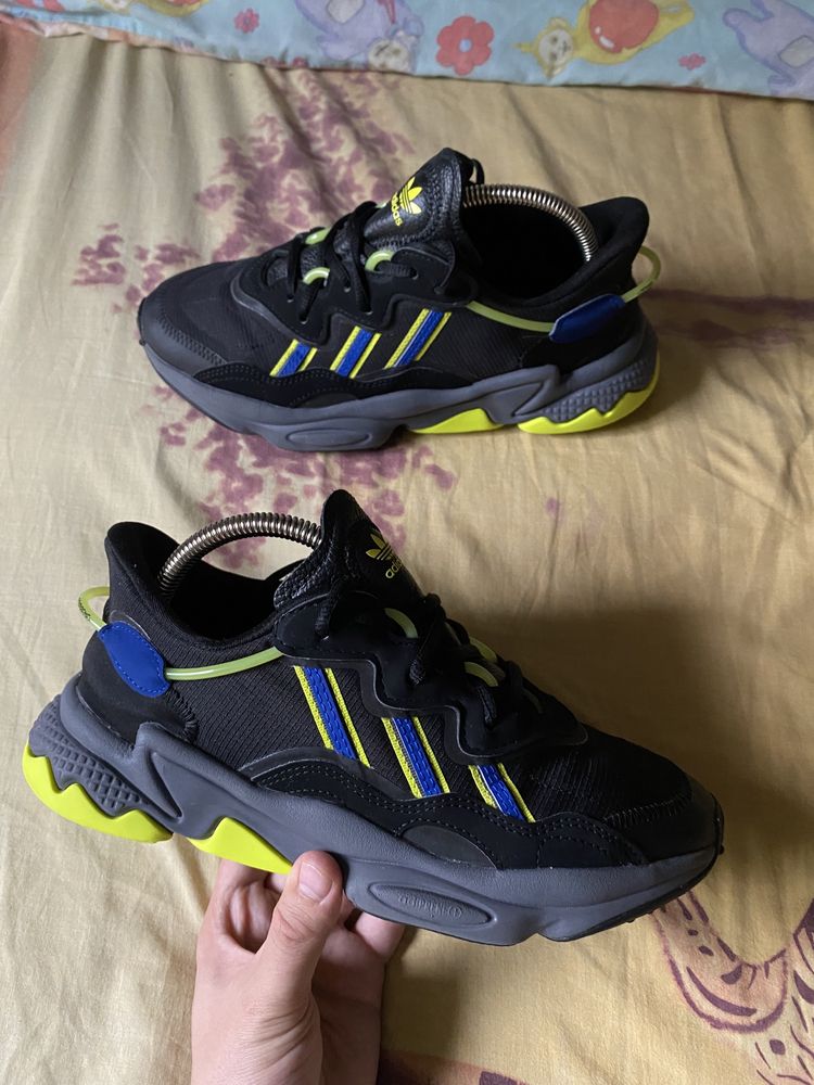 Кроссовки женские Adidas OZWEEGO Originals