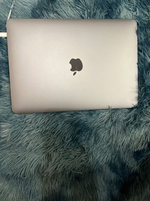 MacBook Pro 13” 2019 Touch Bar como novo