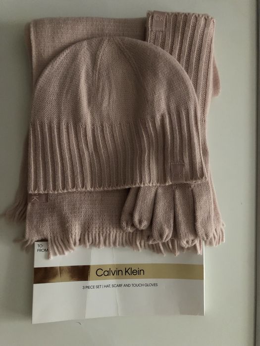 Новый Набор шарф, перчатки, шапка Calvin Klein