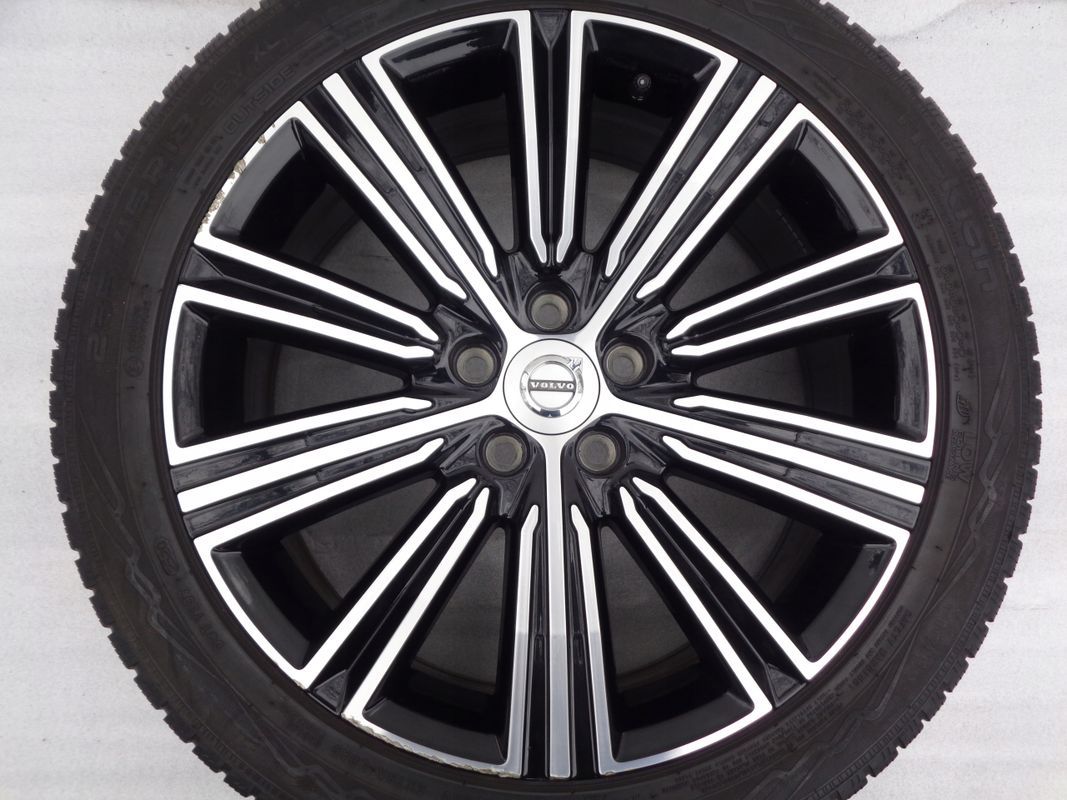 Felgi aluminiowe Volvo V60 S60 V90 S90 8jx18 Et42 5x108 Oryginalne