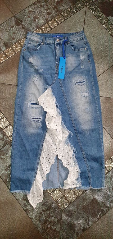 Włoska długa spódnica jeansowa falbana gipiura premium S M