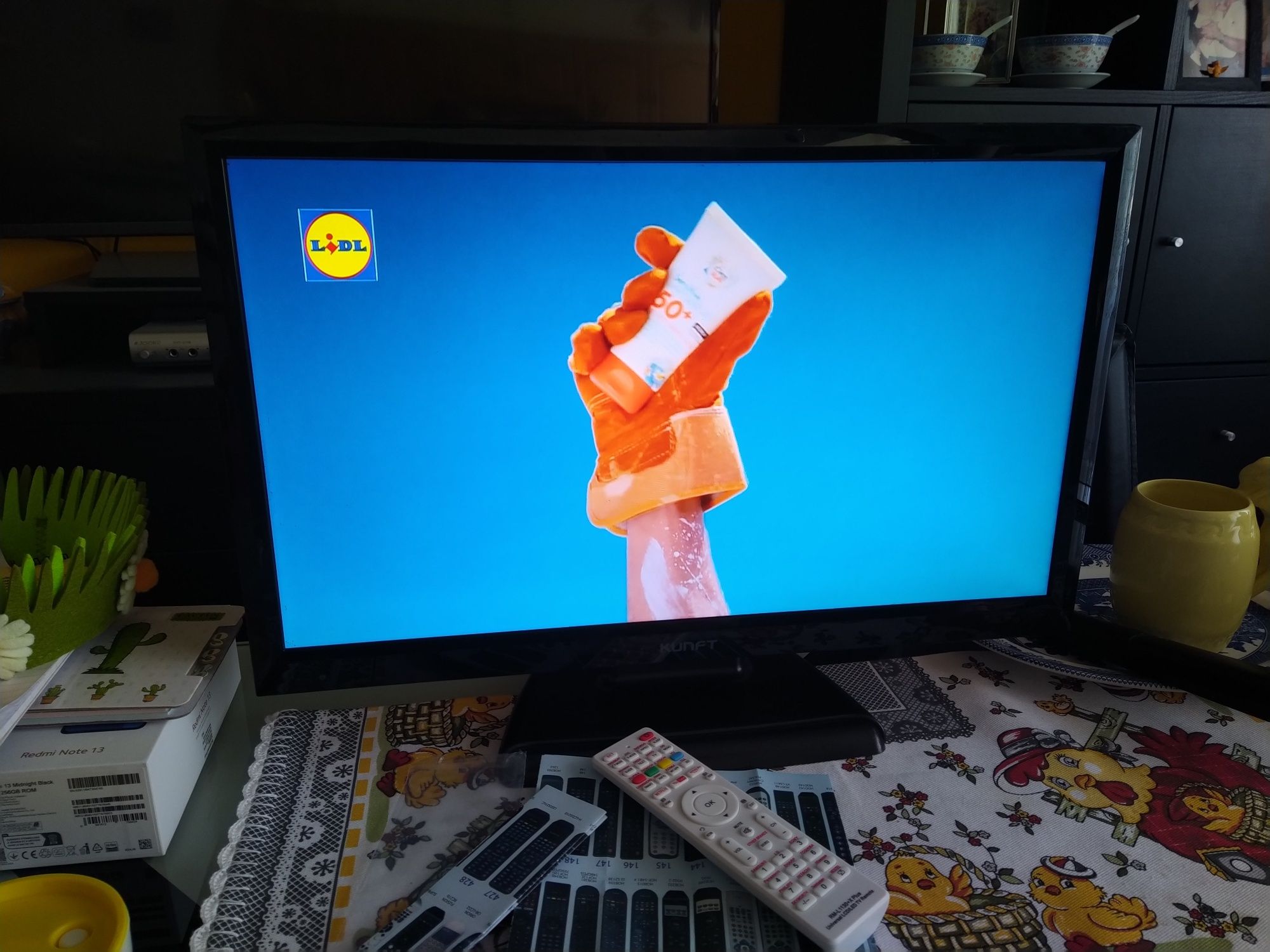 TV televisão monitor KUNFT casa quarto apartamento vivenda escritório.