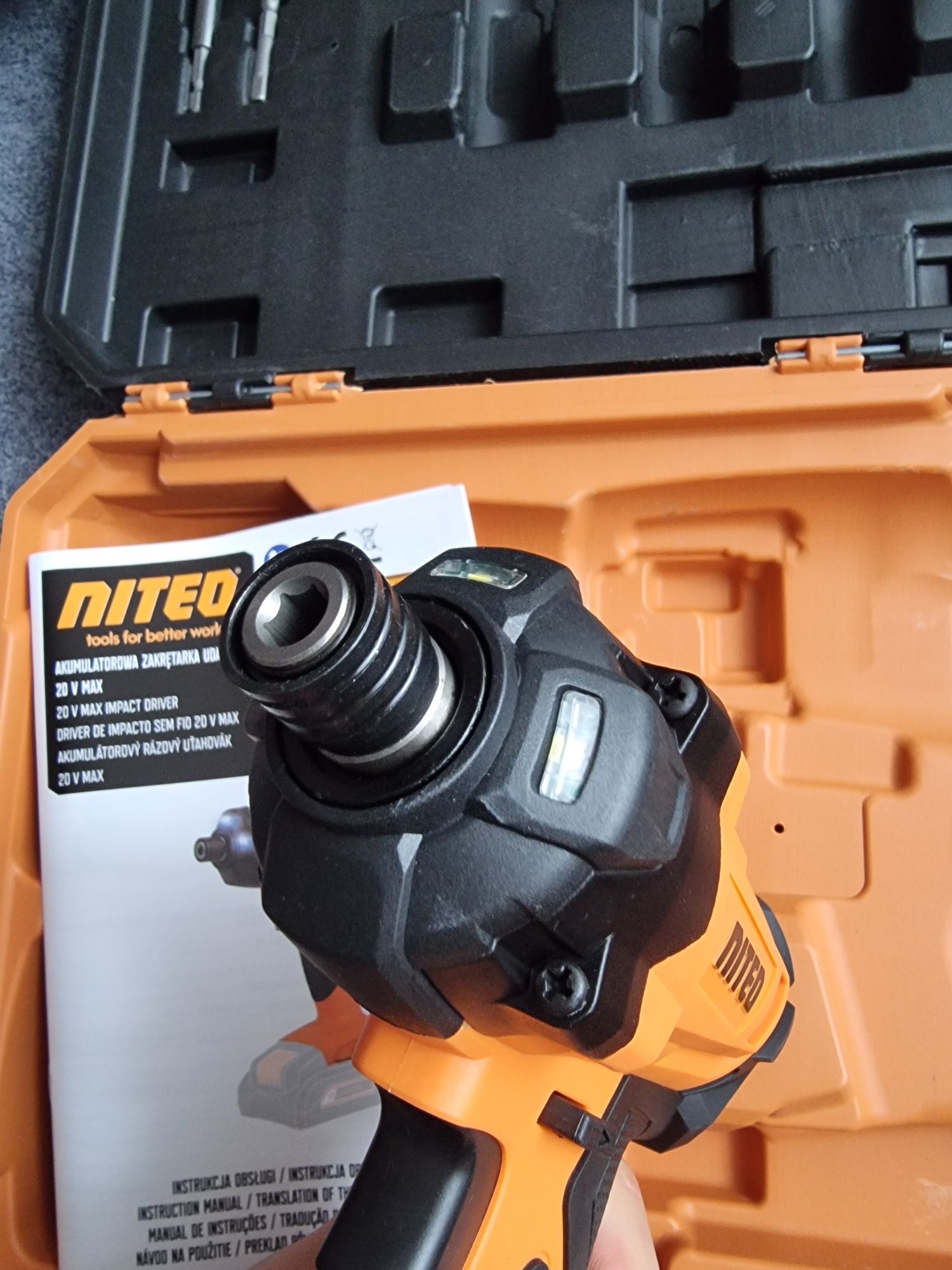 Akumulatorowa ZAKRĘTARKA UDAROWA Niteo 20 V Max, 1/4'', 180 Nm