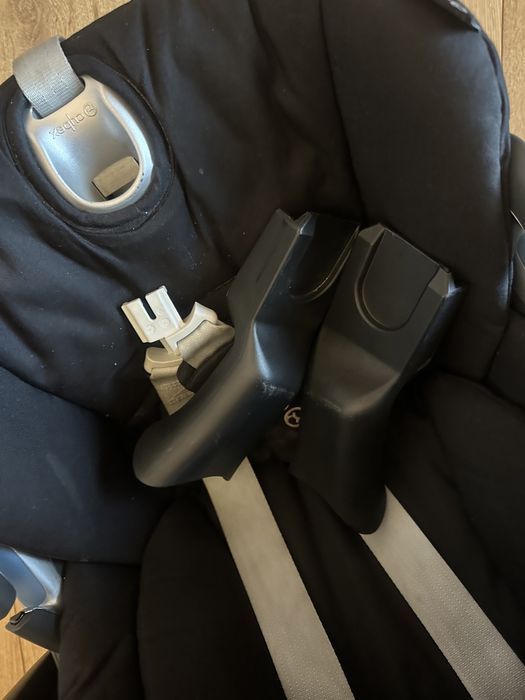 Fotelik rozkladany cybex cloud Z z baza obrotowa