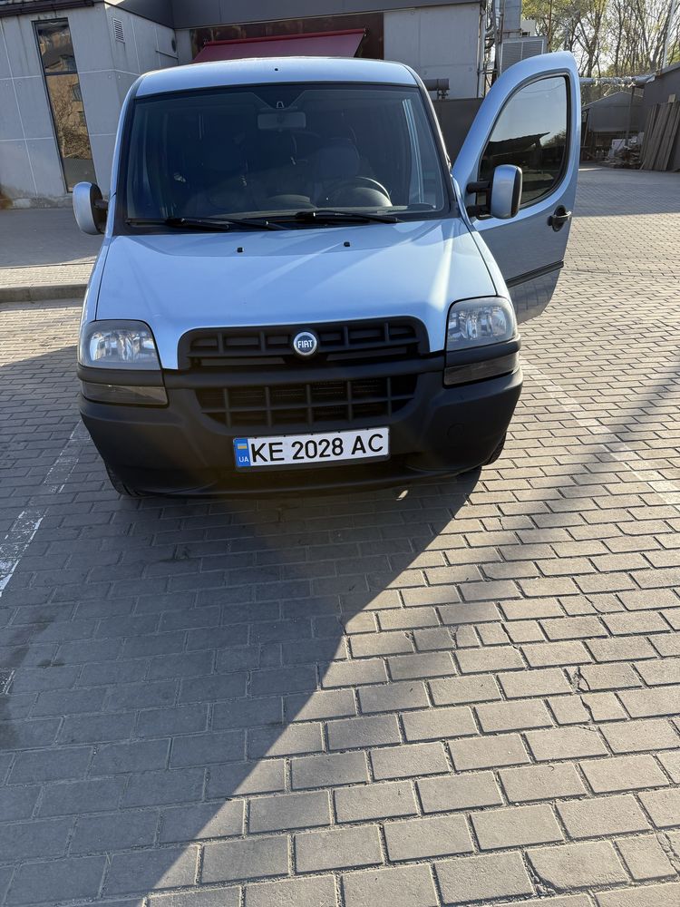 Продам машину фиат добло