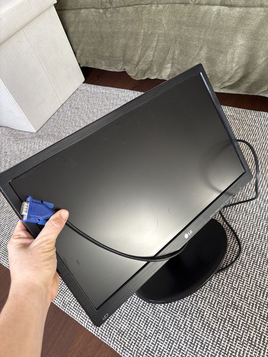 Monitor led LG incluindo cabos