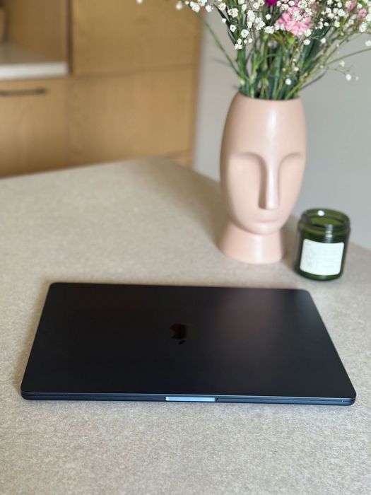 Apple MacBook Air 15” M3 • 8GB RAM • 256GB SSD • Midnight