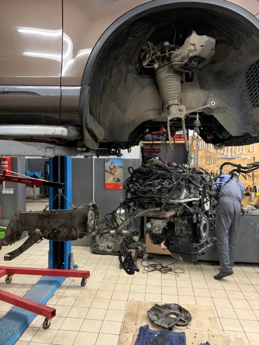 Автосервис СТО Audi Q7 VW Touareg замена цепи грм сальника течь Масла