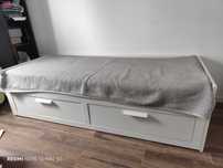 Cama com gavetas