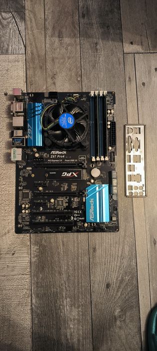 AsRock Z97 + i5 4460 +16 GB DDR3 + 512GB SSD