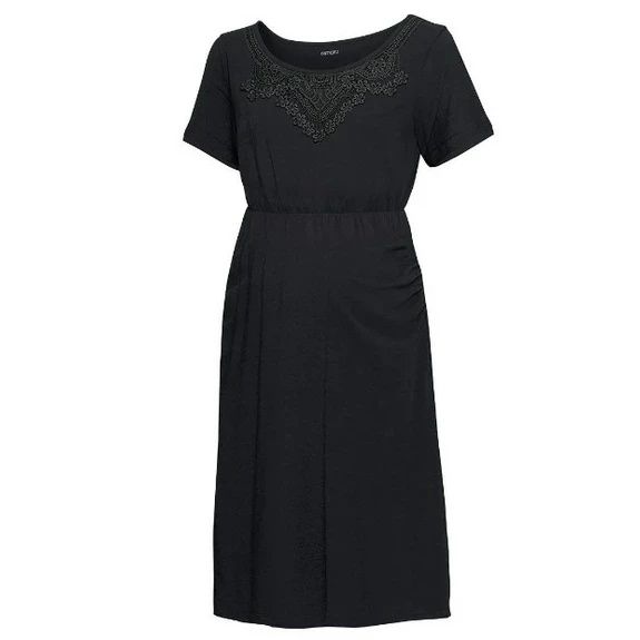 Чорне жіноче плаття