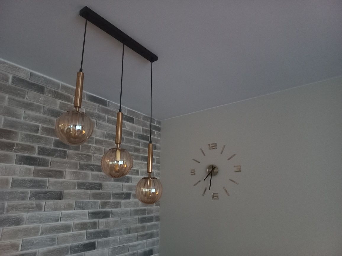 Lampy wiszące wraz z kinkietem