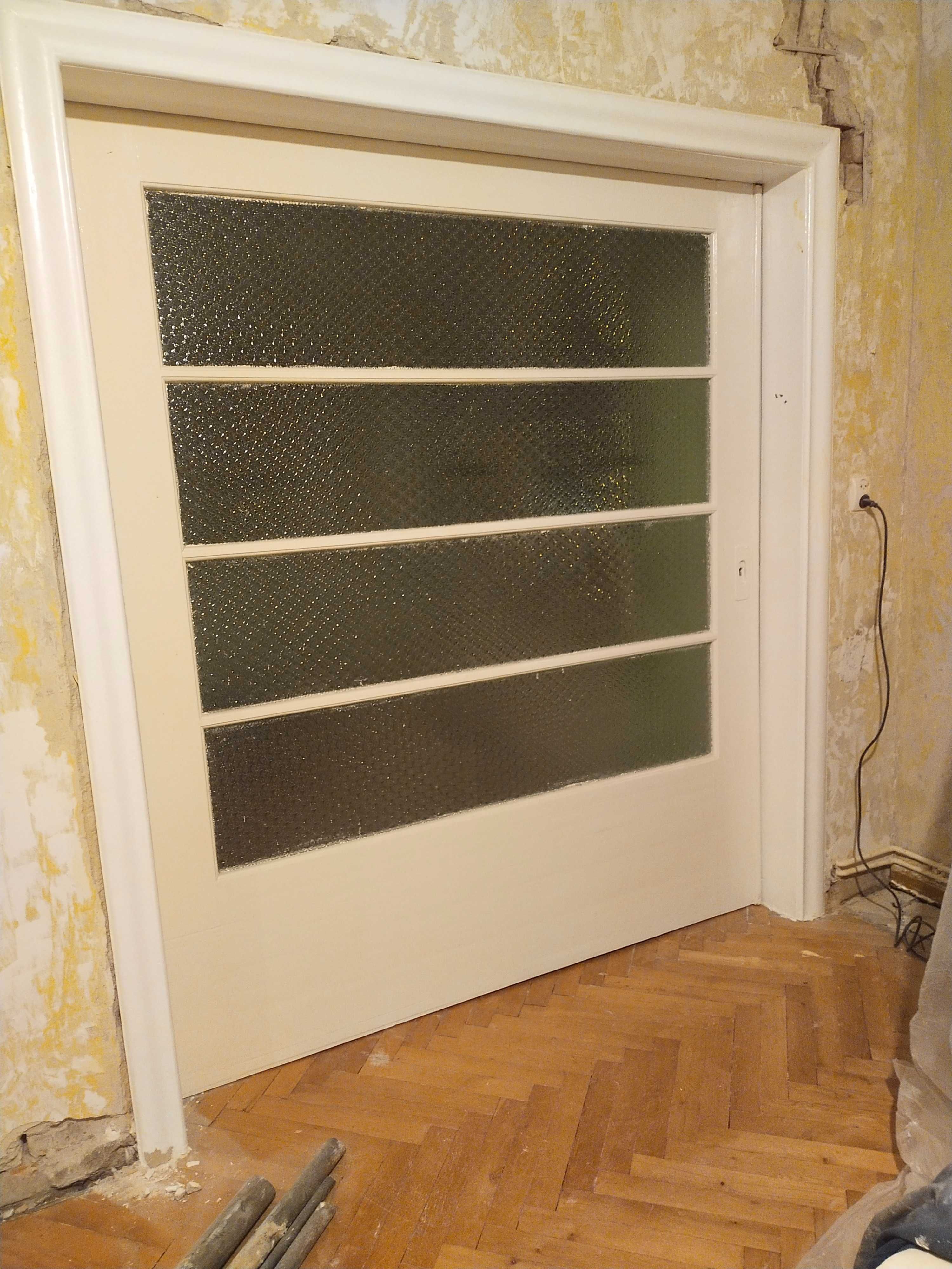 Drzwi przesuwne z kamienicy