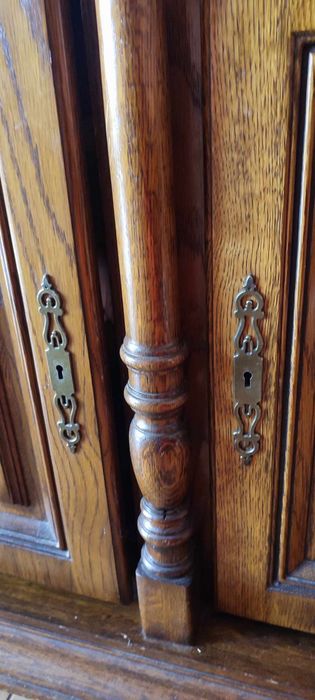 Piękna olbrzymia komoda.