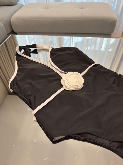 Купальник Шанель.