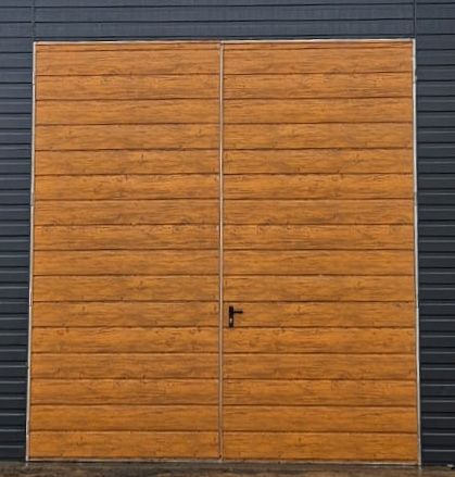 Drzwi bramy ocieplane