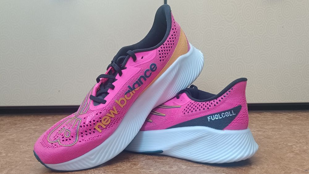 Кросівки New Balance FuelCell SuperComp Elite V2 pink