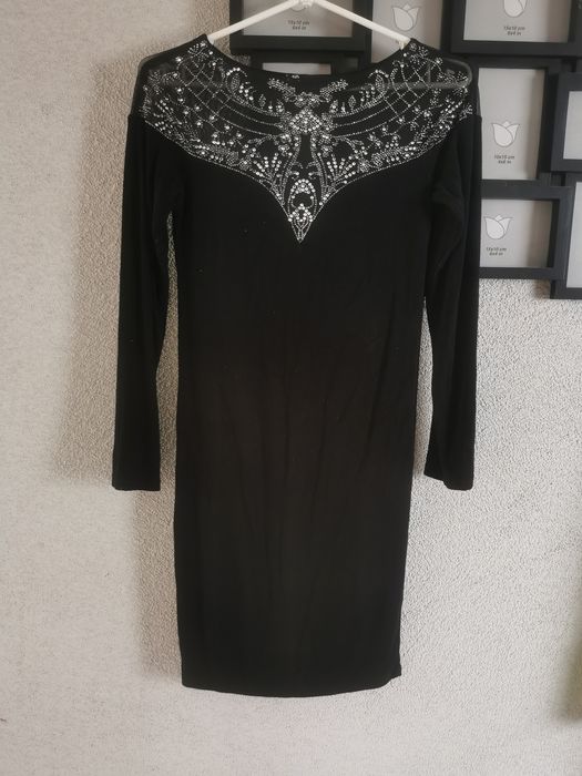 Czarna elegancka dopasowana sukienka damska L