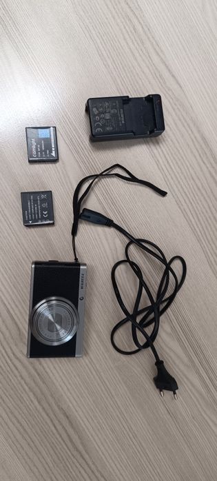 Fujifilm XF1 - kompaktowy vintage cyfrowy kieszonkowy aparat zoom