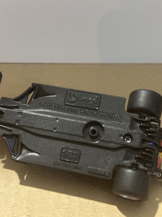 Miniatura da red bull da burago 1:32