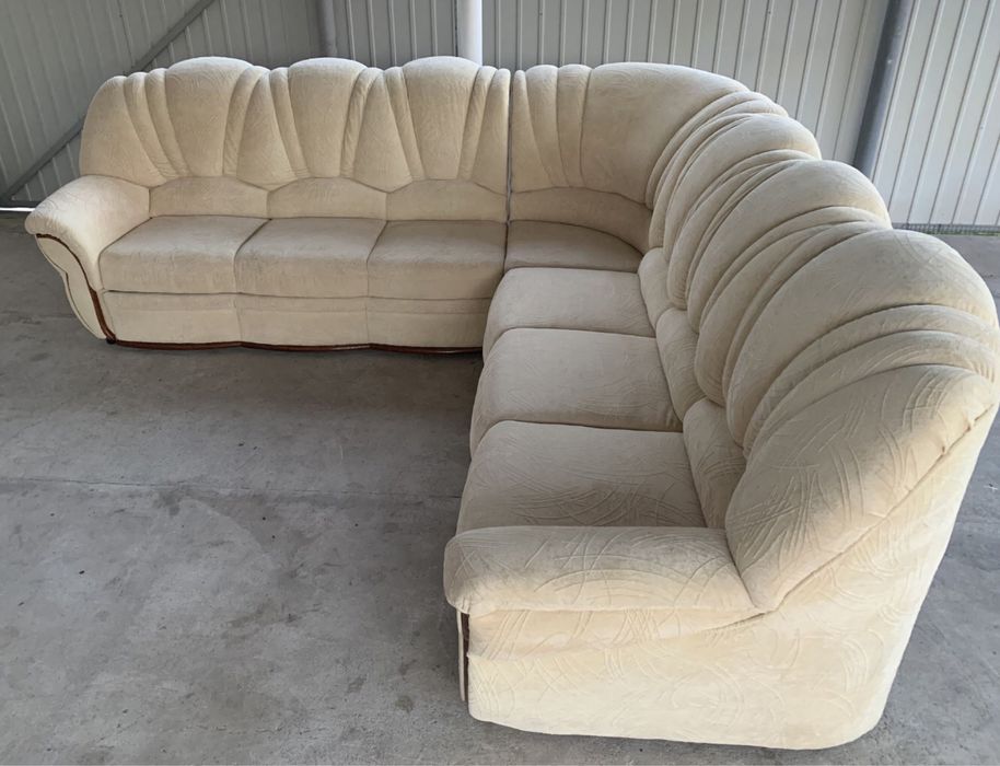 Диван кутовий з спальним місцем