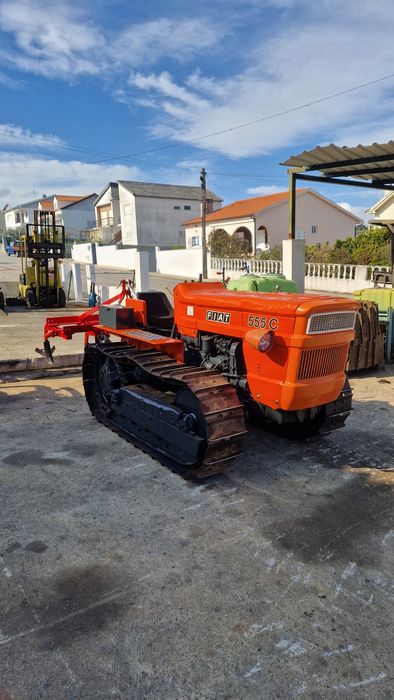 Varios tractores de rastos