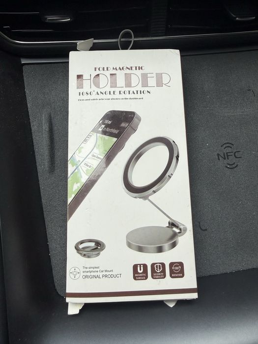 Тримач для телефону в автомобіль