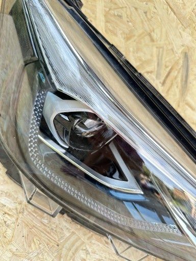 Mg5 V lampa przednia prawa full led saic light technology