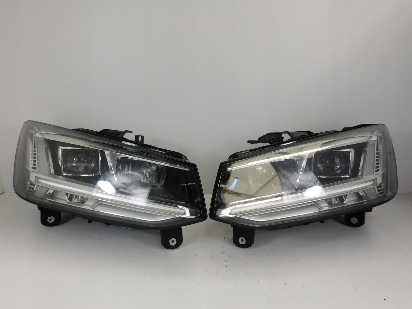 AUDI Q2 81A LAMPA PRAWA LEWA FULL LED 81A941034 81A941033
