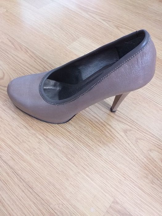 Buty jasny brąz rozm. 37
