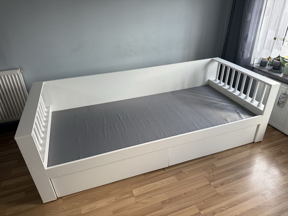 Łóżko jednoosobowe z szufladami