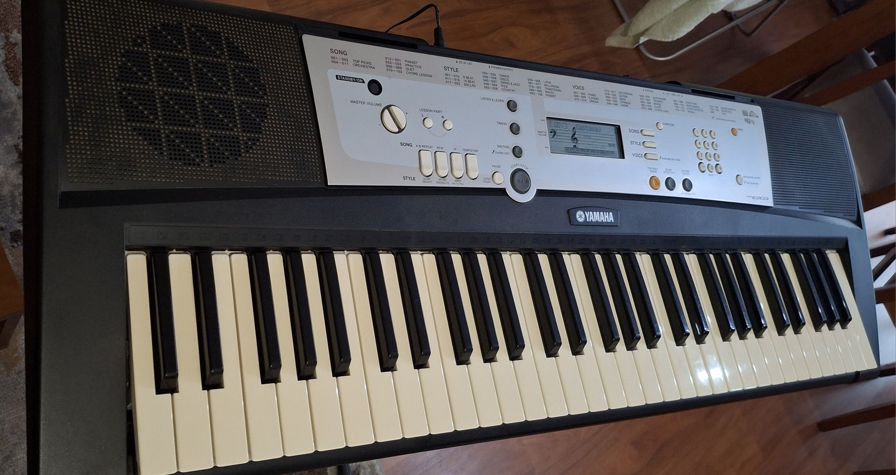 Piano Yamaha PSR E203