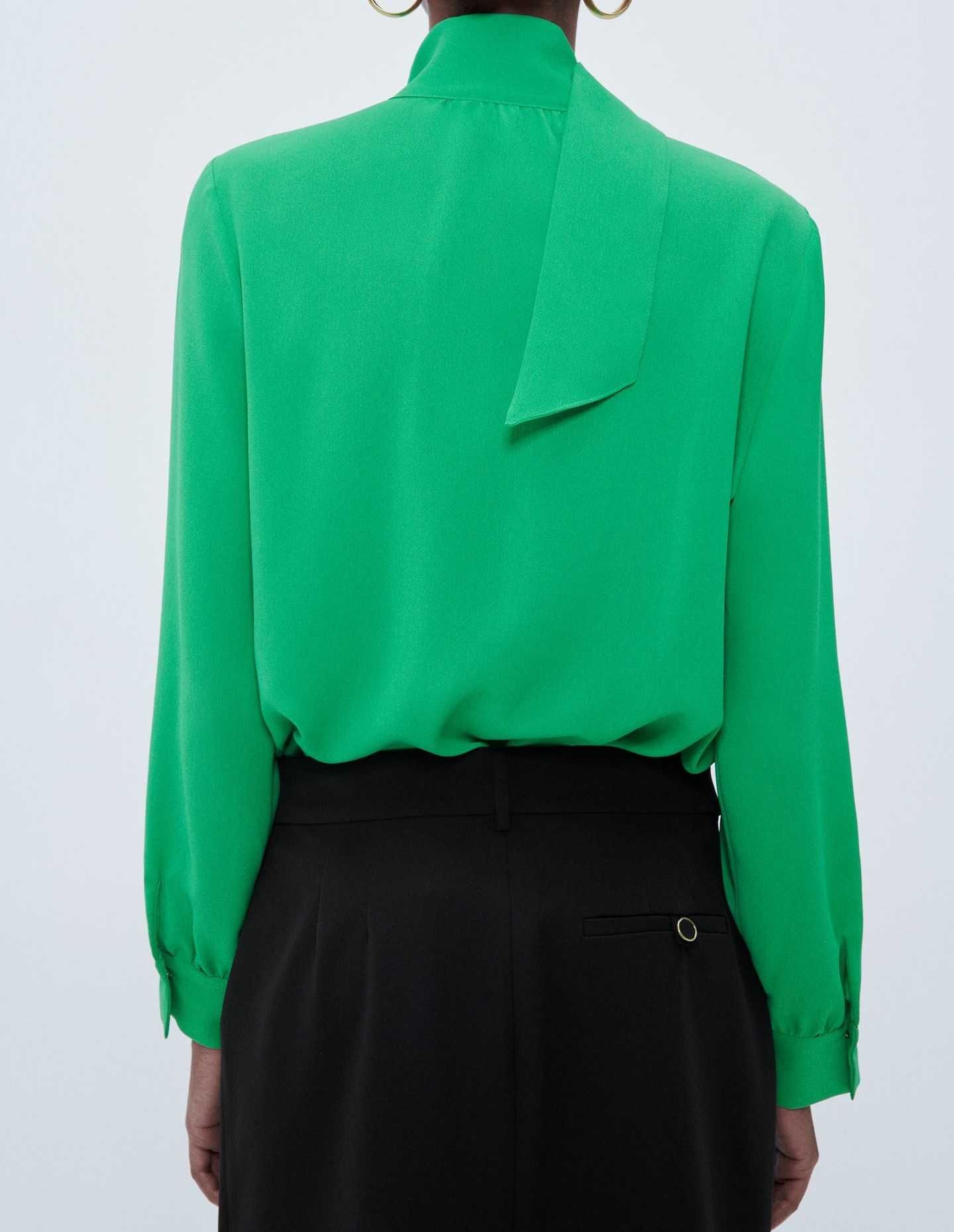 Blusa verde com botões dourados M ZARA c/etiqueta