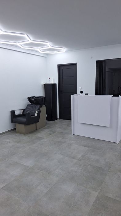 Lokal użytkowy,  obecnie Barber, Wawer