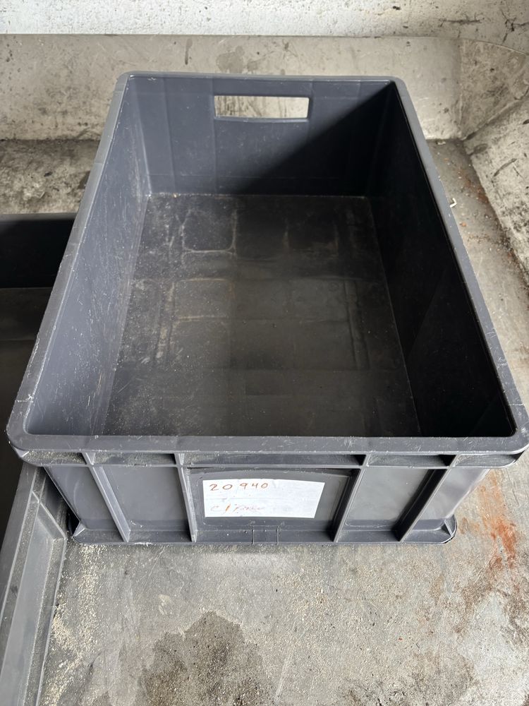 Vendo caixotes de plastico resistente 100un