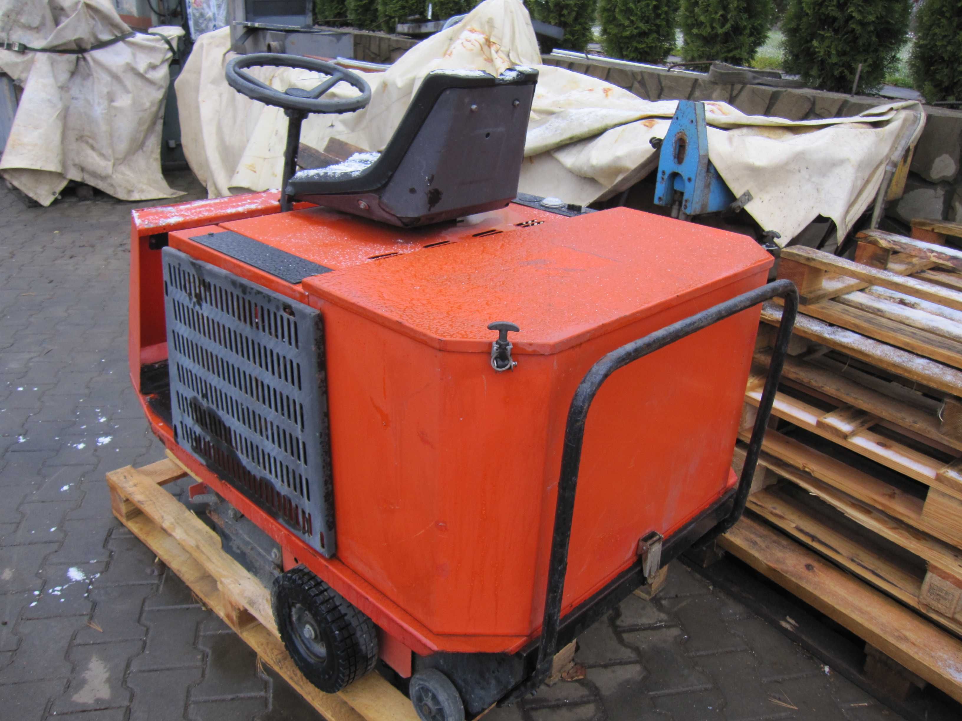 Zamiatarka elektryczna samojezdna PULIMAT