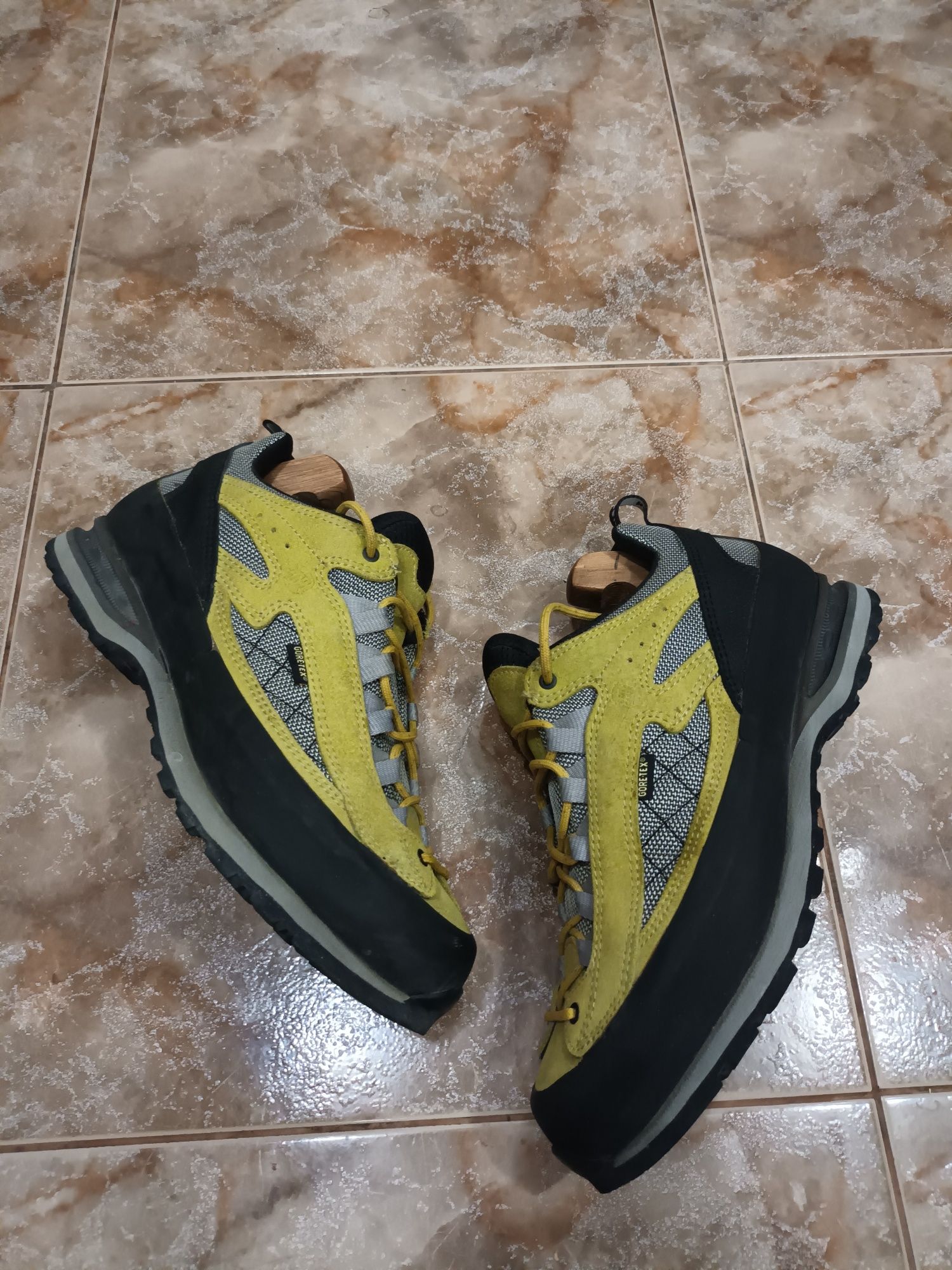 Кроссовки  Hanwag gore-tex