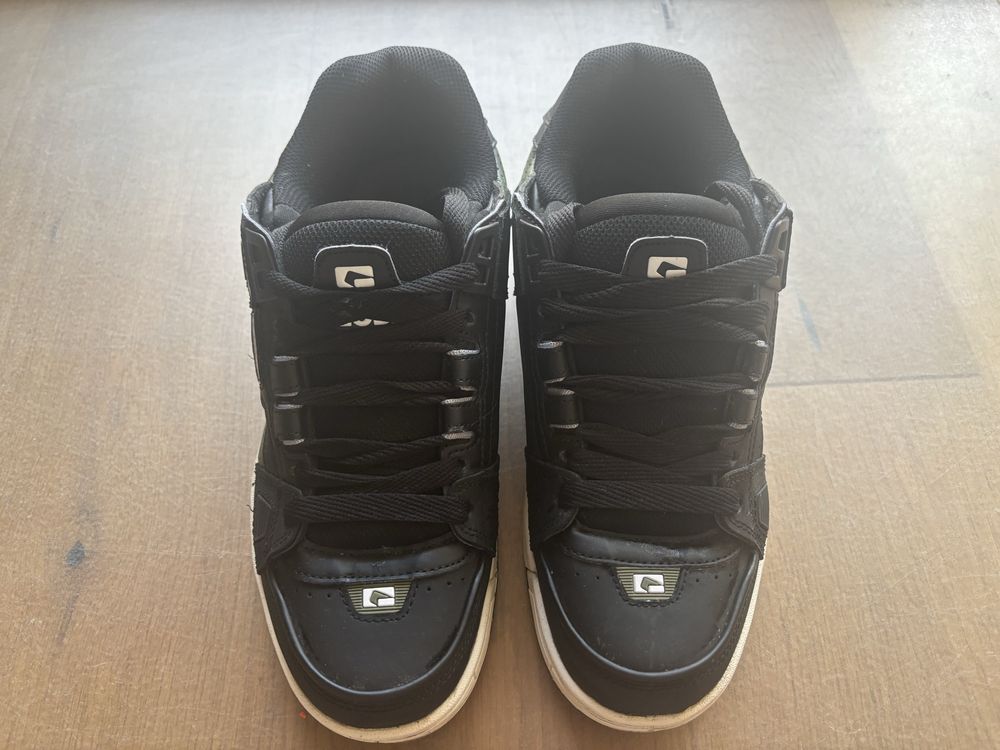 Buty Globe rozmiar 42 idealne