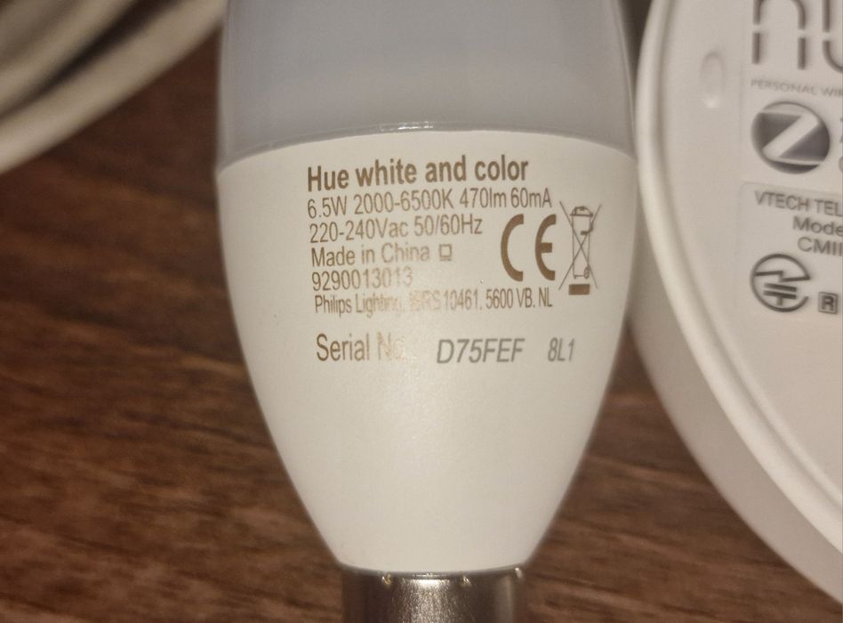 Philips Hue, żarówka white and colour, mostek, zasilacz, przewód