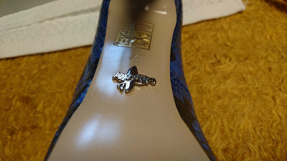 Туфли кожанные, синие, под змеиную кожу. Фирма Mia May