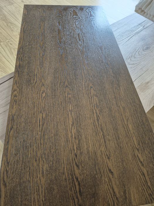 Blat fornirowany dębem, bejcowany i lakierowany