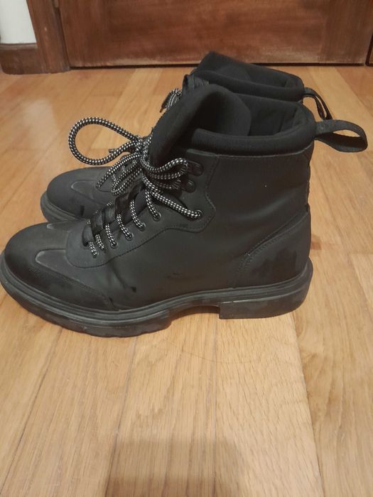 Botas Hugo Boss , Tamanho 41, usadas uma vez