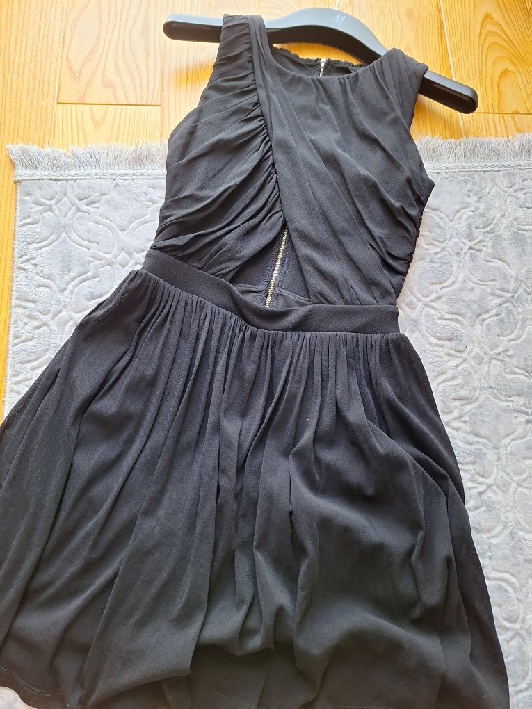 Czarna sukienka rozmiar xs