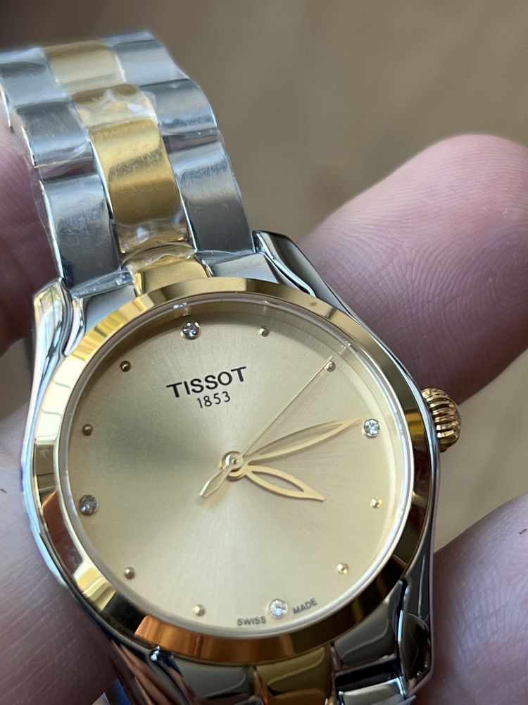 женские наручные часы Tissot steel gold